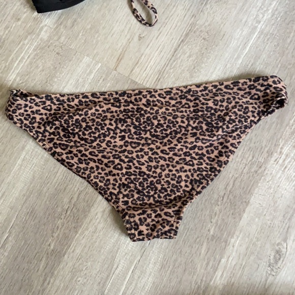 Xhileration leopard bikini set - Picture 5 of 8